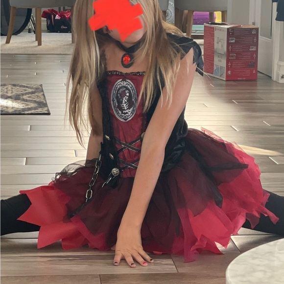 Girls Dark Vampire Halloween costume. - Picture 3 of 4